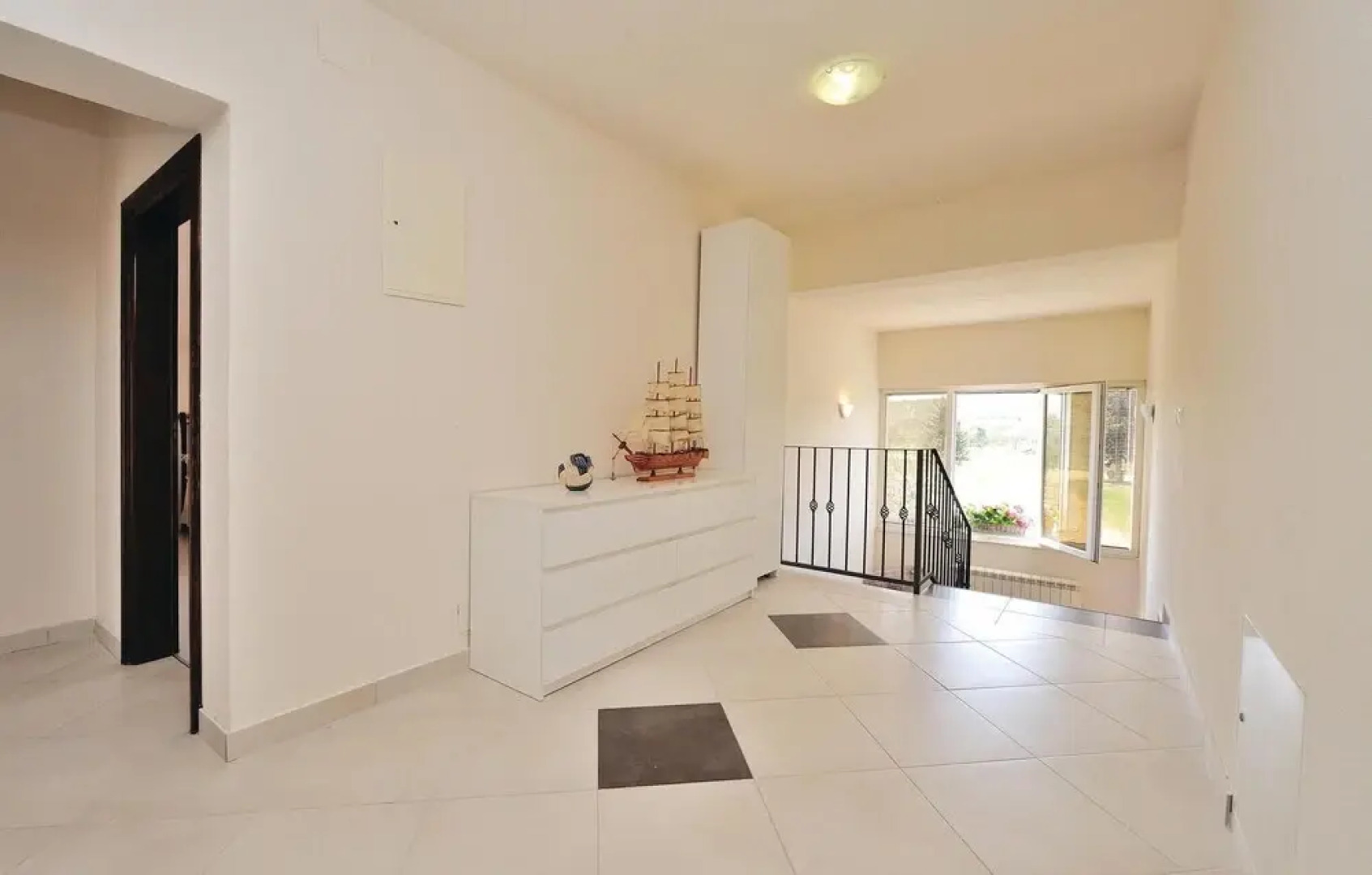 Beautiful Home in Sv Filip i Jakov With Wifi and 4 Bedrooms