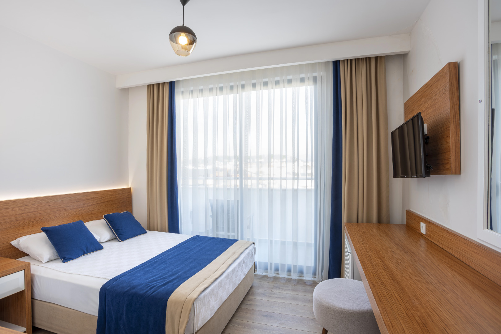 Курорт The Sansa Hotel & Spa