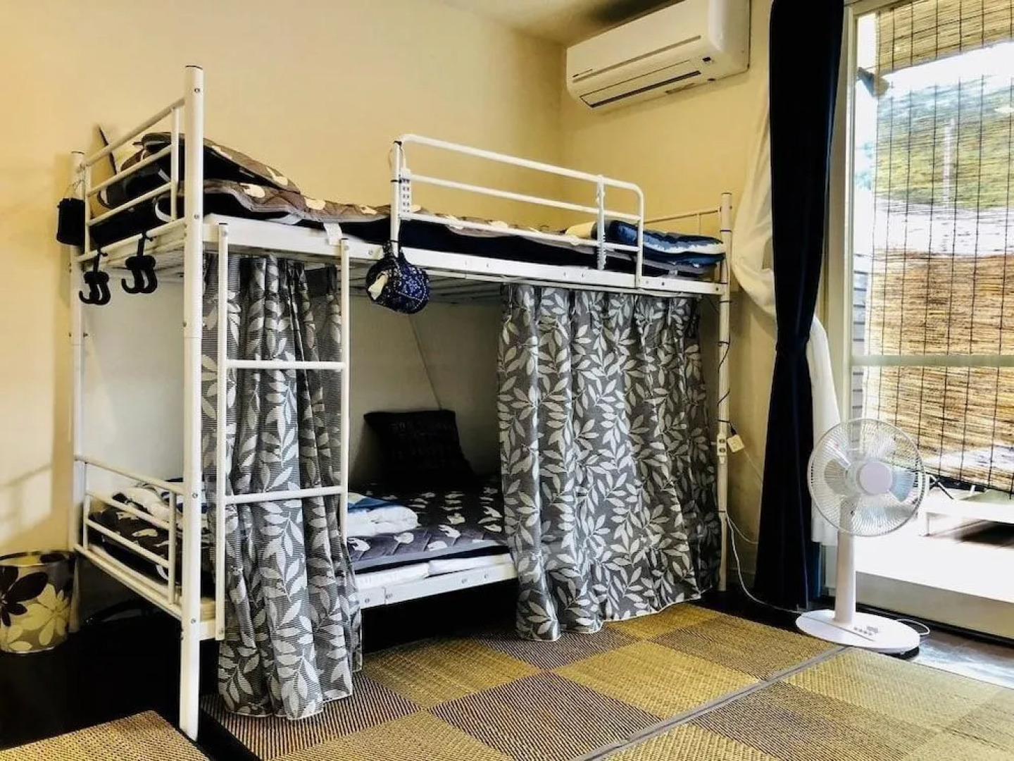 Ricco Mond Hills Apartment House 101