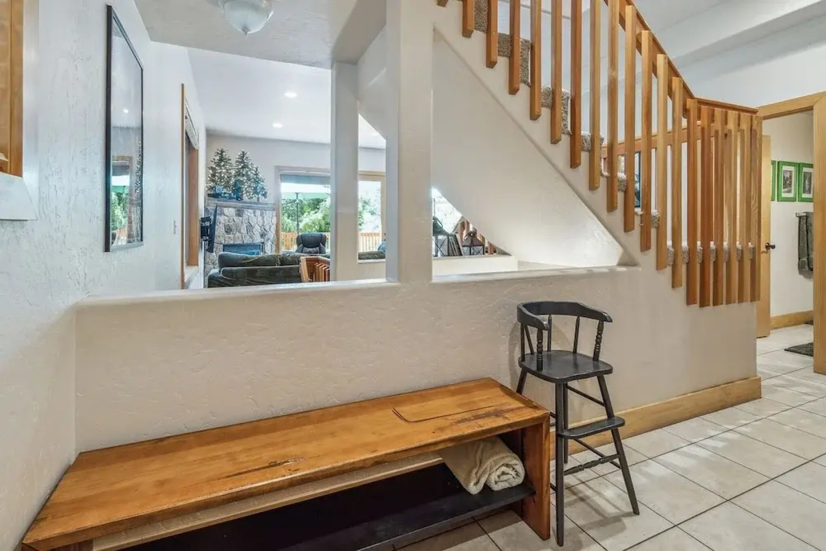 Dog Friendly Summer Vacation Hub Near Town 4 Bedroom Home by Redawning