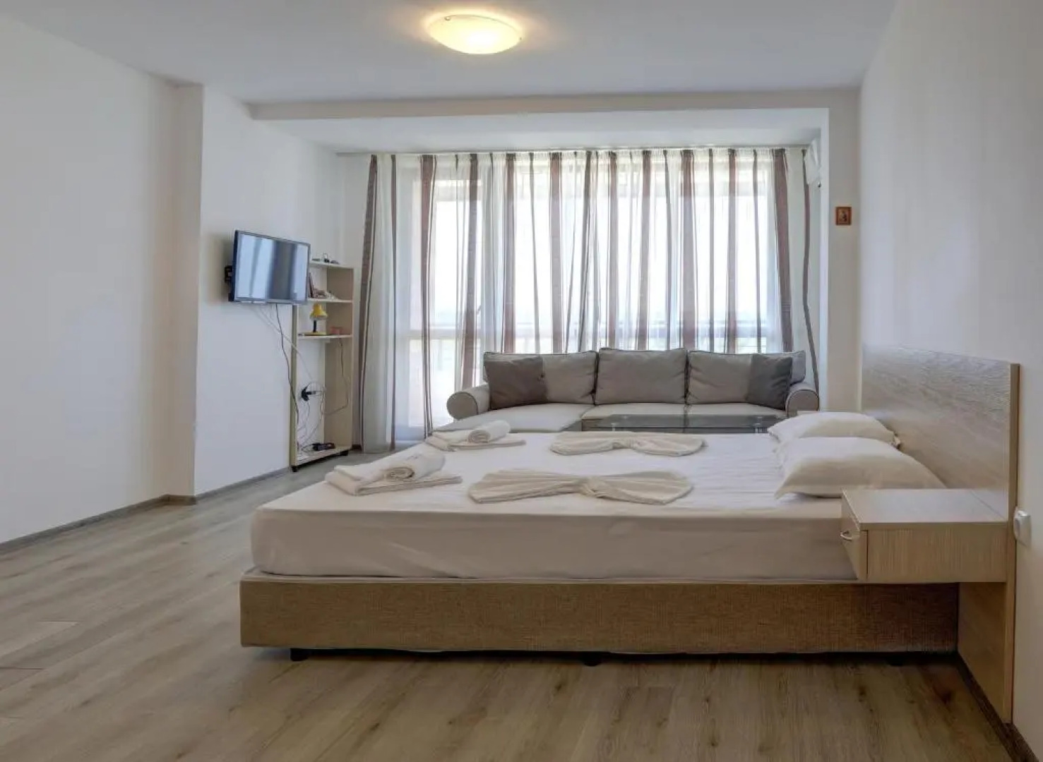 Complex Hunter's Beach