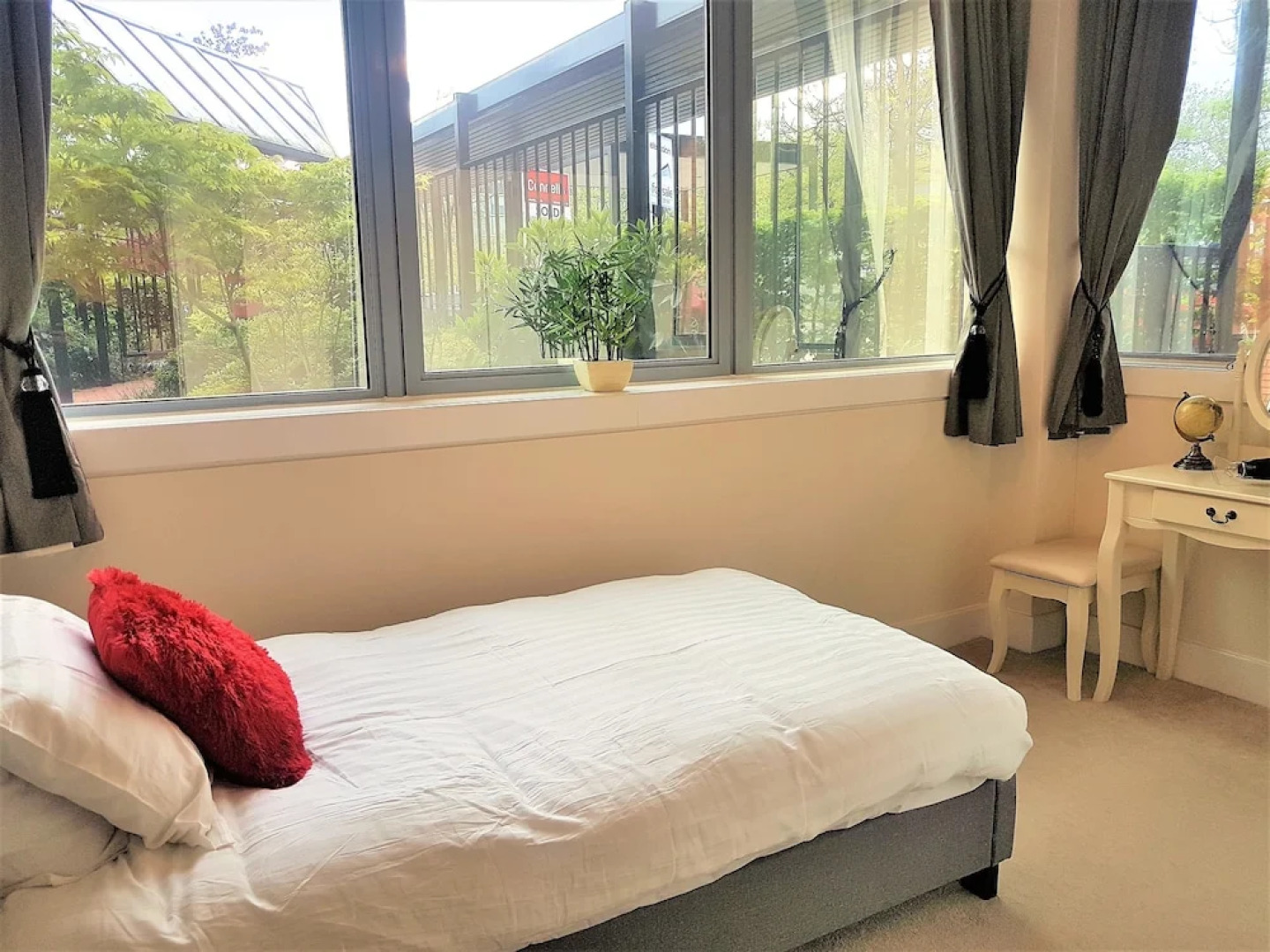 MK City Centre 2 Bed Serviced Apartment
