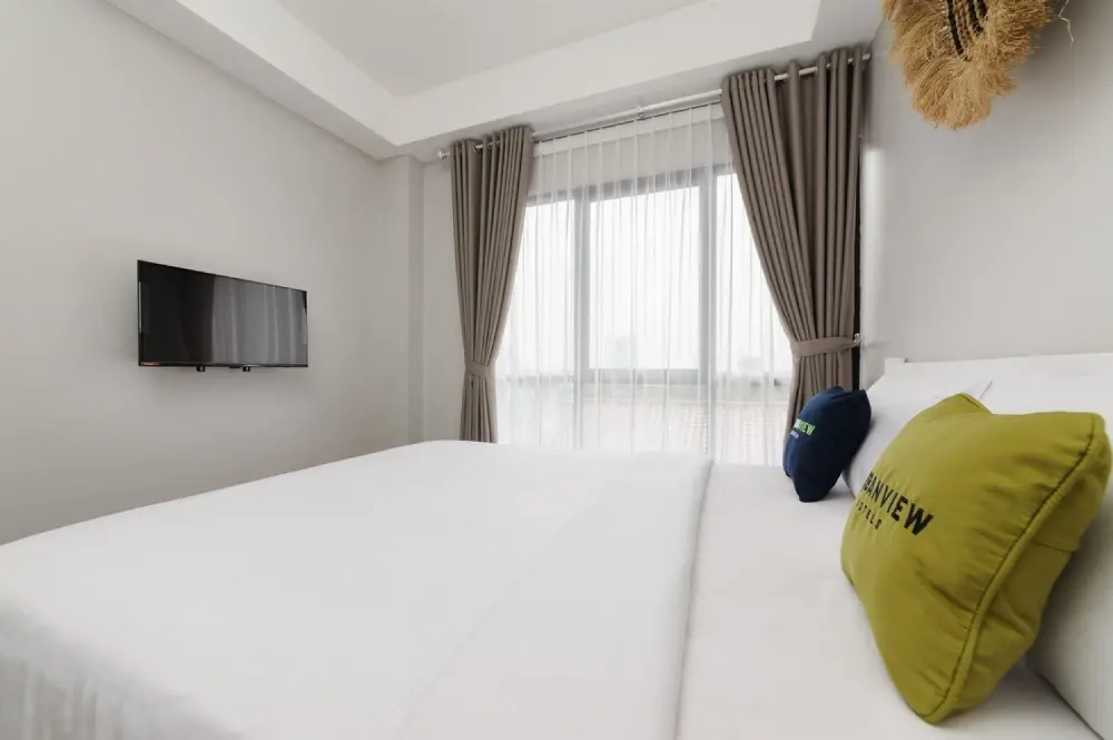 Urbanview Hotel Puri Indah