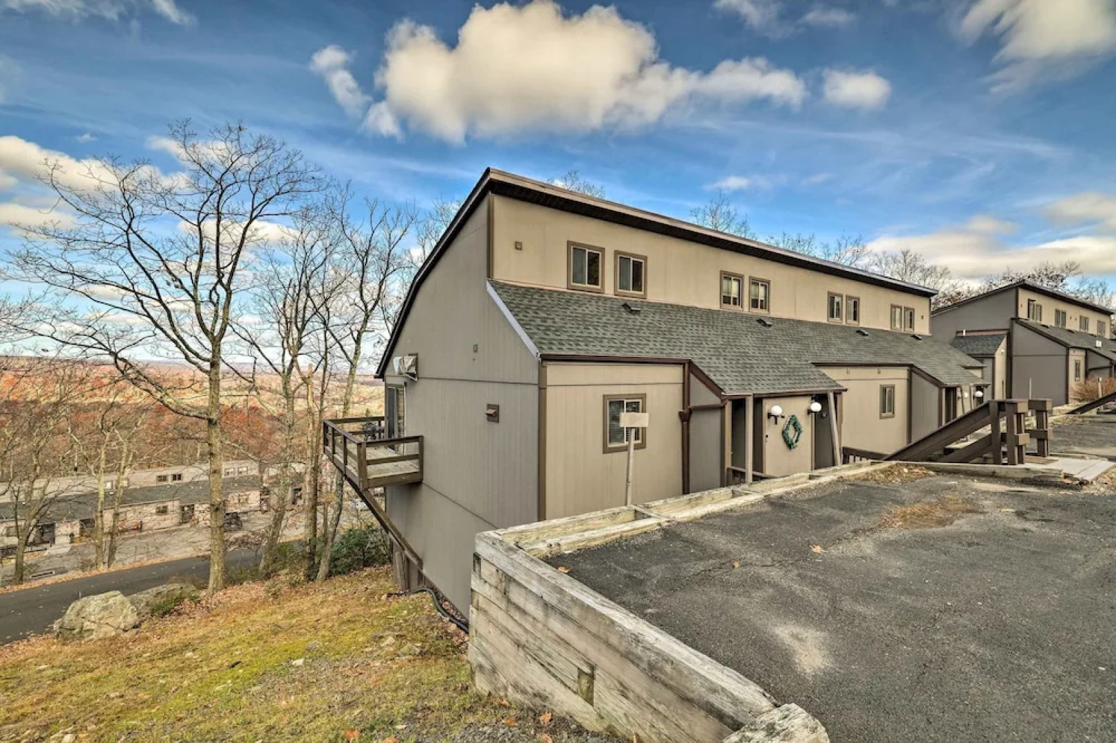 Cozy Camelback, Pocono Retreat w/ Mountain Views!