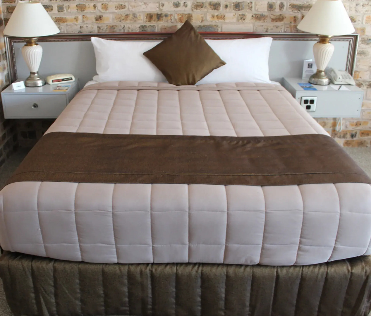 Airport Motel Sir Francis Drake