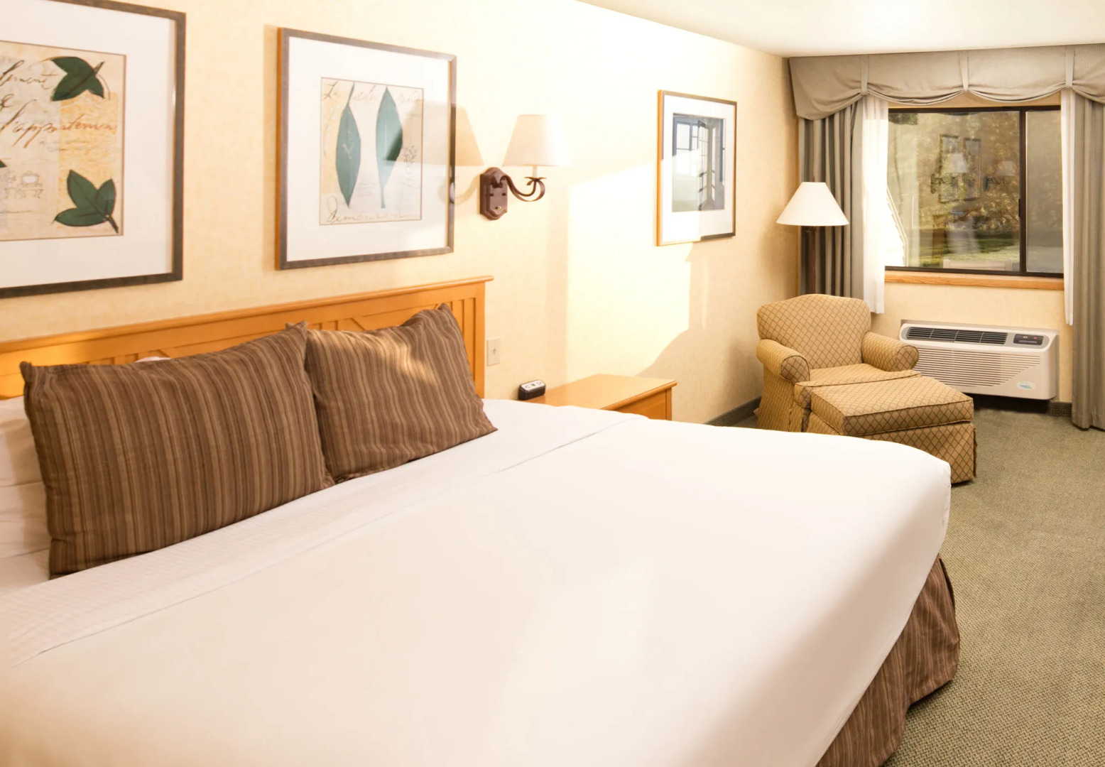 Red Lion Hotel Templin's on the River