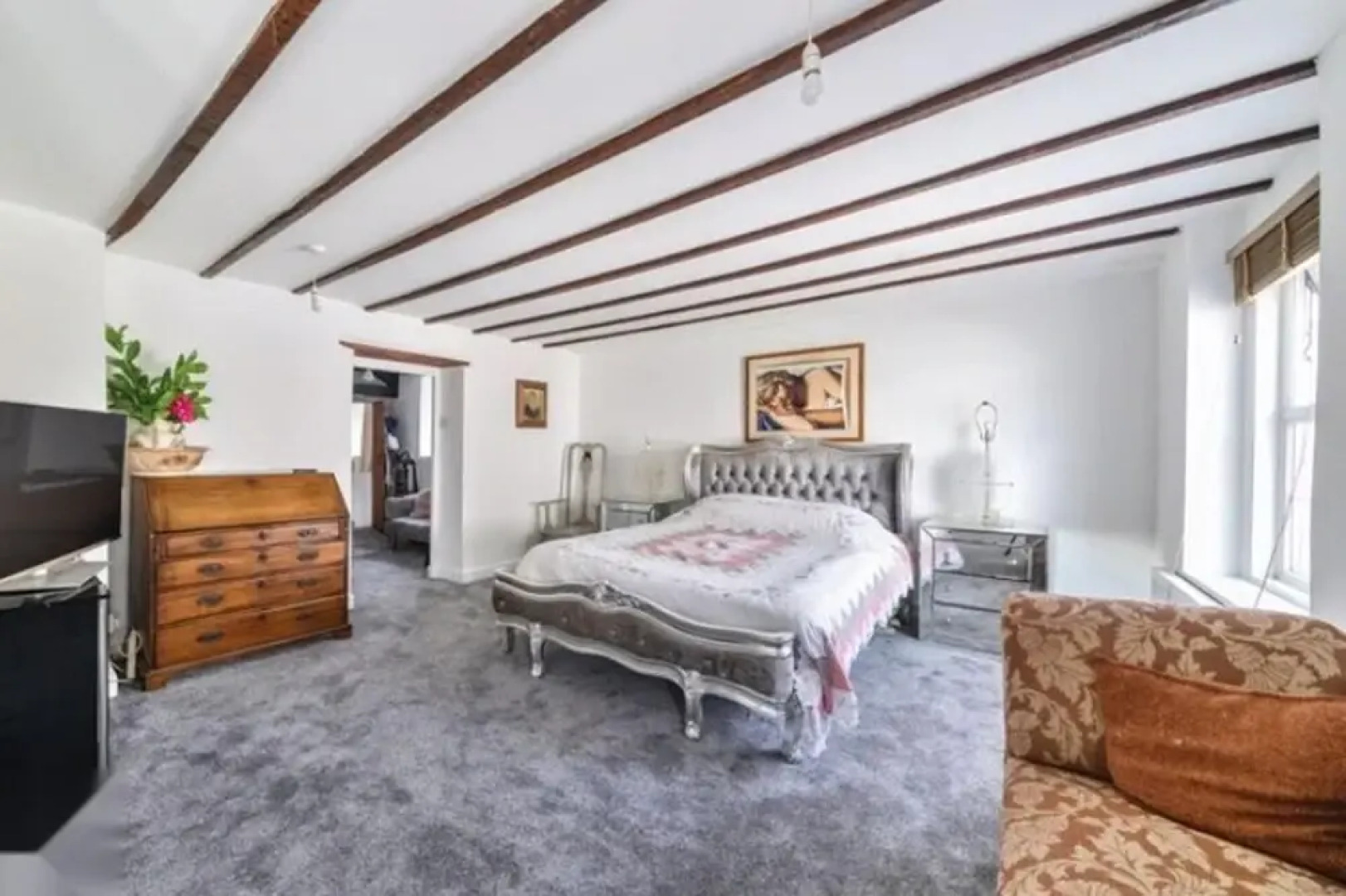 4 Bed-2 Bath-bar-pool Table-library- Xmas Venue