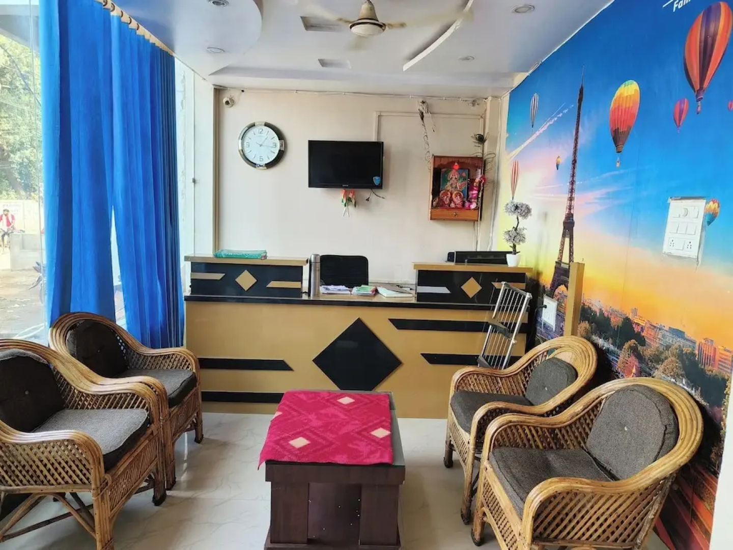 Hotel Basant Palace