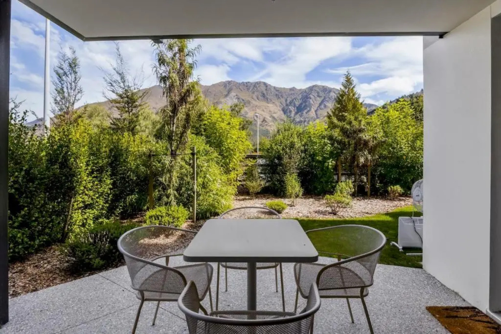 Coronet Escape Apartment 1