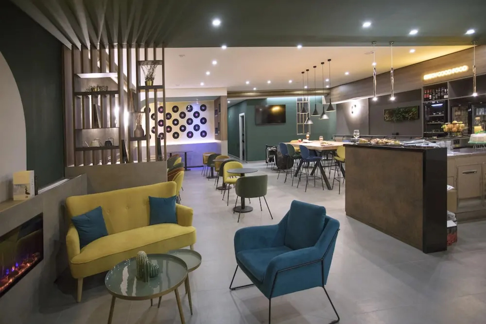 Moody smart & comfy Hotel