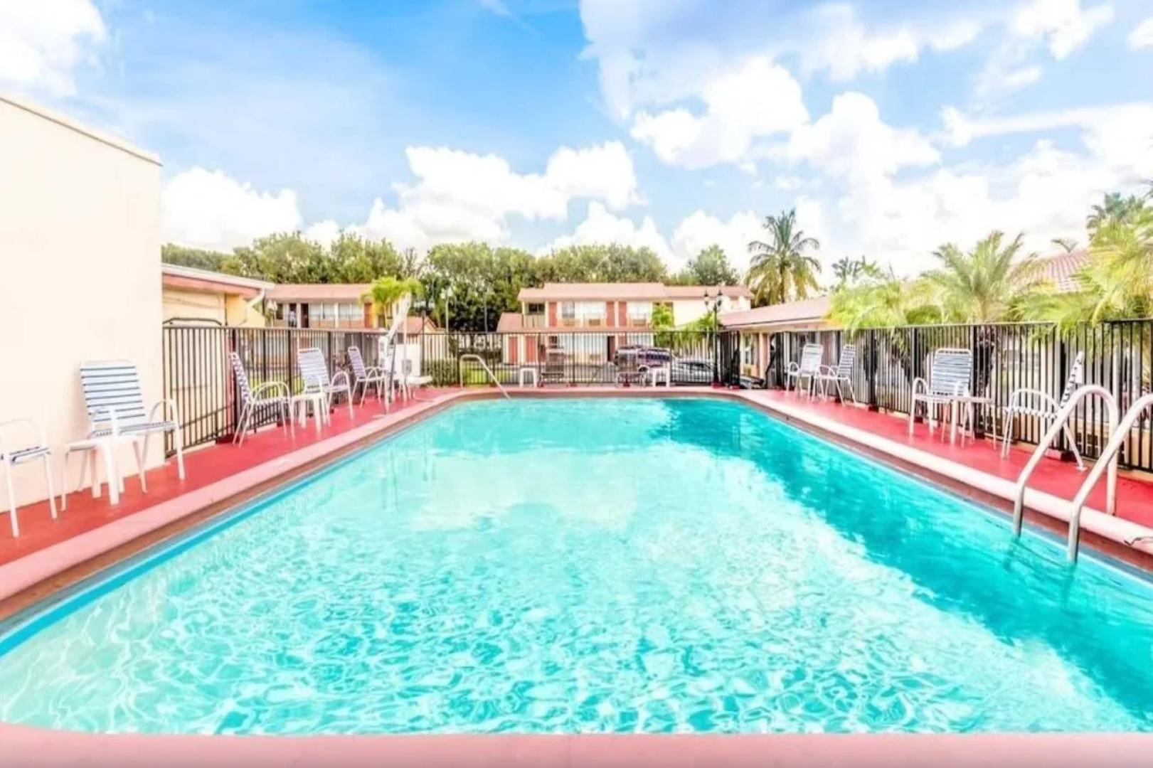 Econo Lodge Inn & Suites Florida City