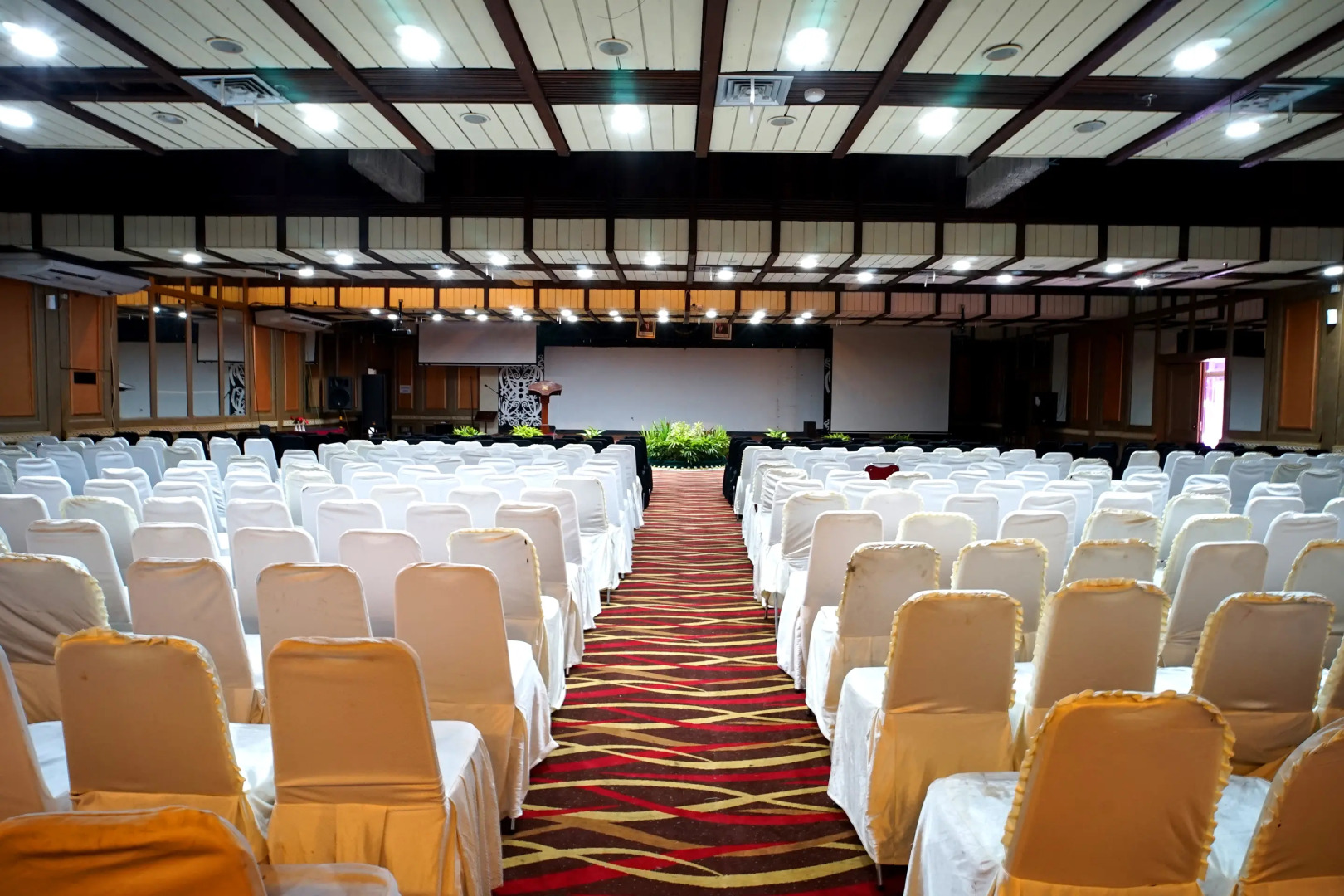 Benakutai Hotel and Apartemen