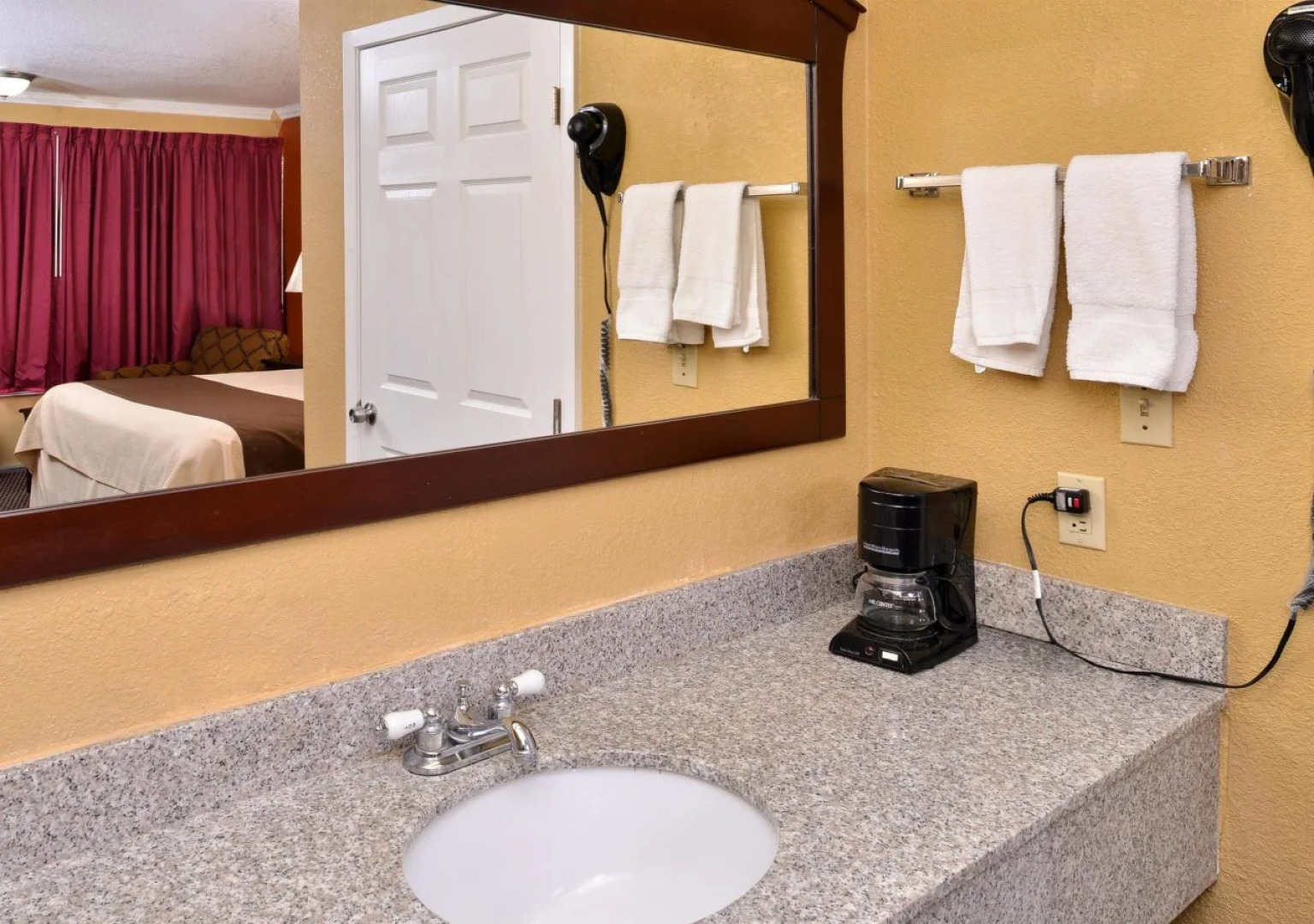 Americas Best Value Inn Schulenburg