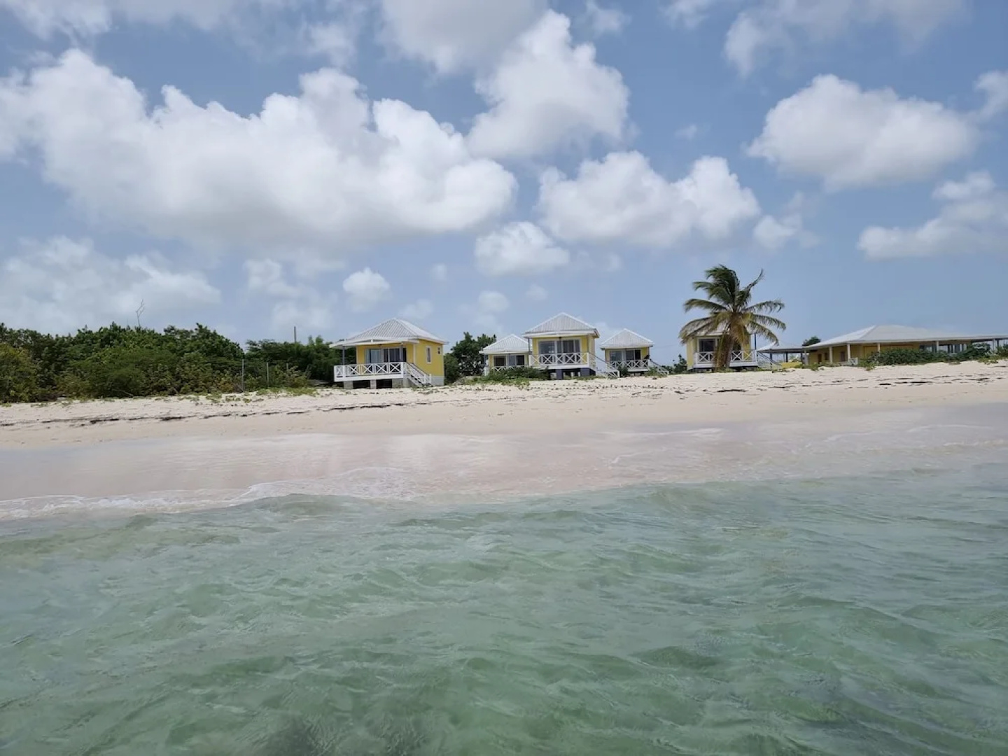 Harrys Cottages Cottage 5 Right on the Pink Sand