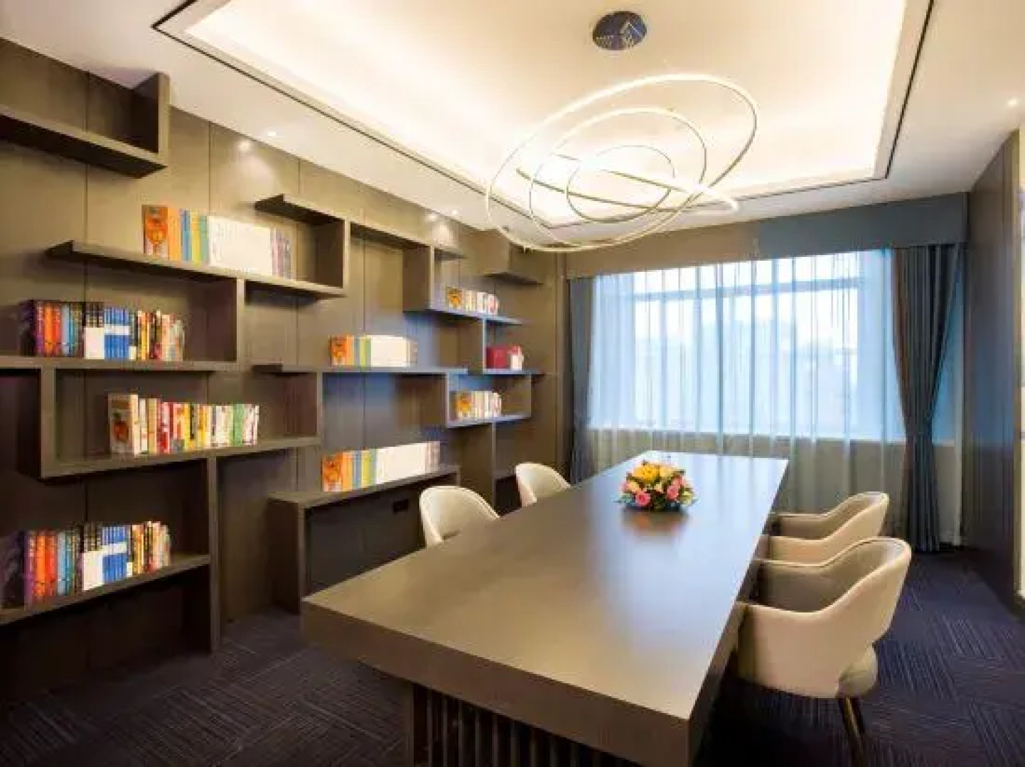 Yangzi International Hotel