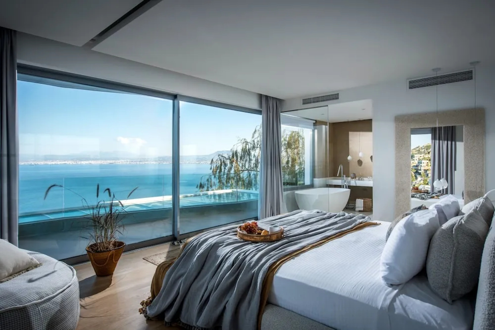 Lady Sea 6 Bedroom Villa with Heated Pool & Private Beach Access