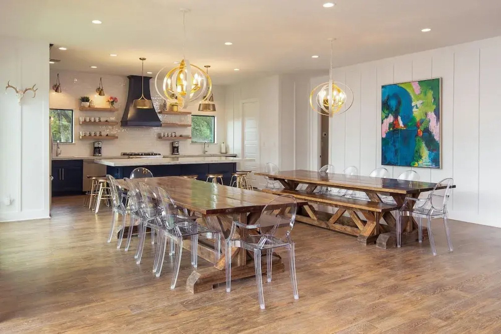 The White House On The Horseshoe 8 Bedroom Home by RedAwning