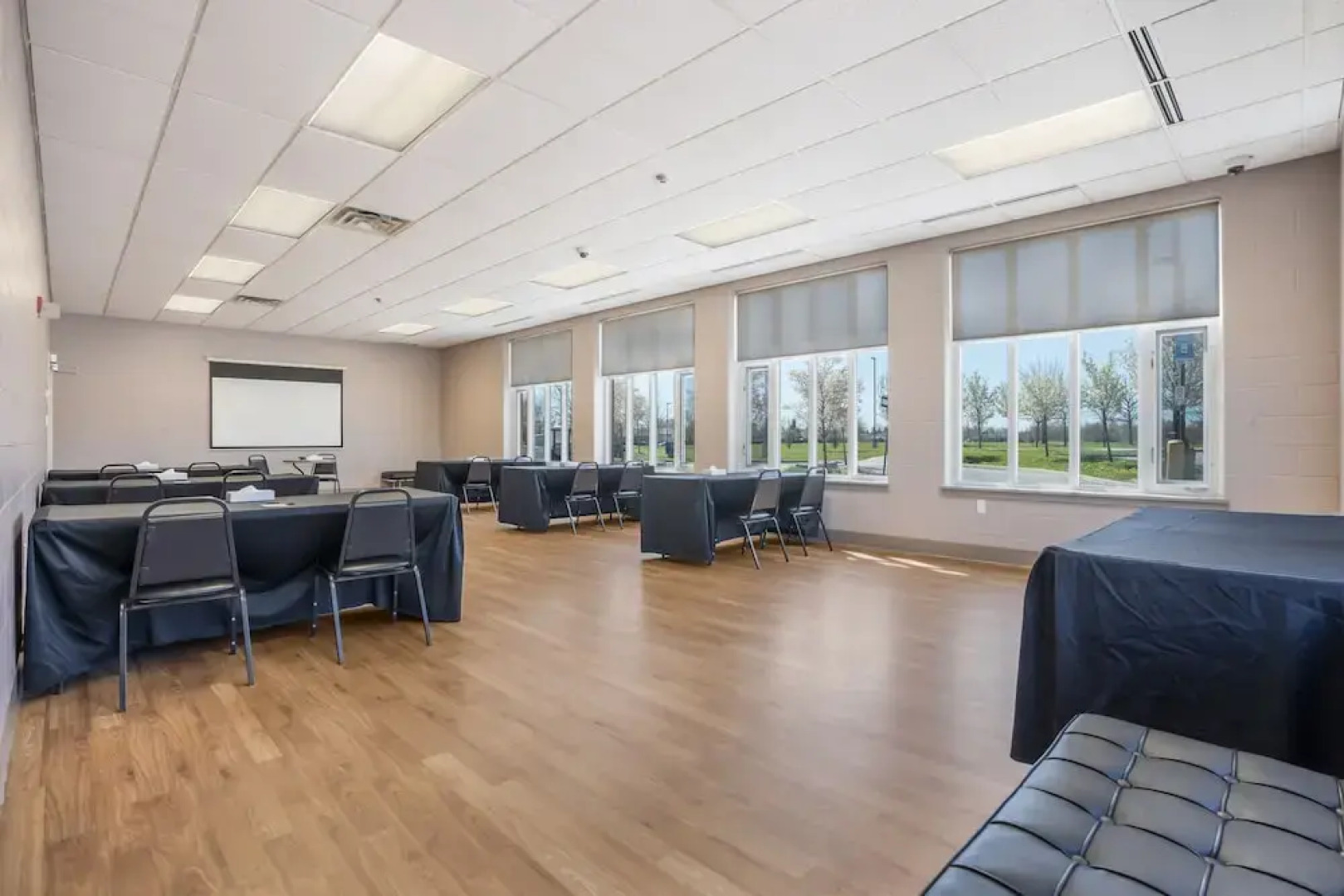 Residence & Conference Centre - Welland
