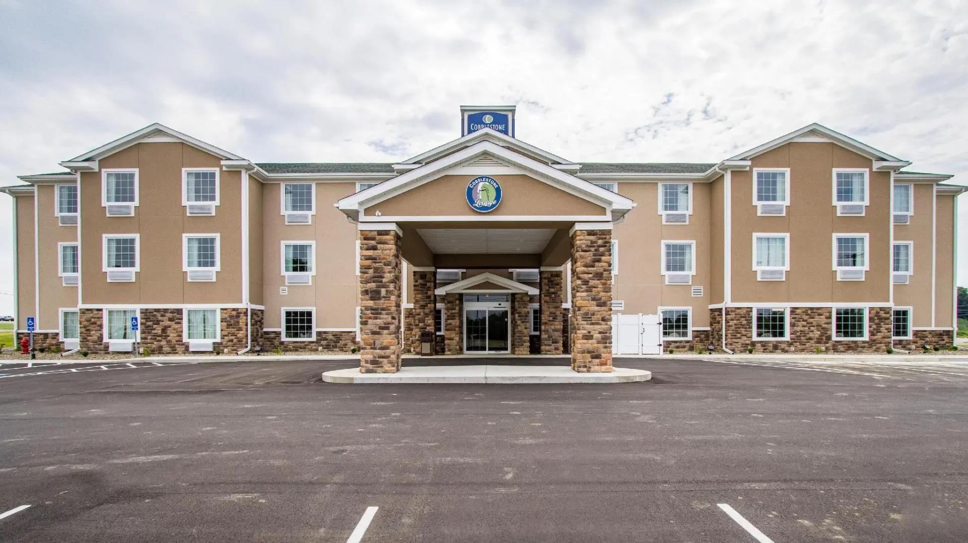 Cobblestone Hotel & Suites - Orrville