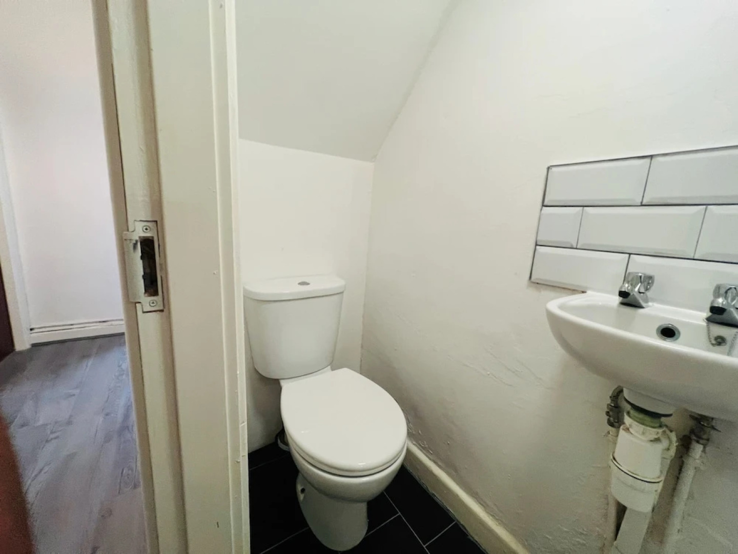 Remarkable 4-bed House in Bootle, Liverpool