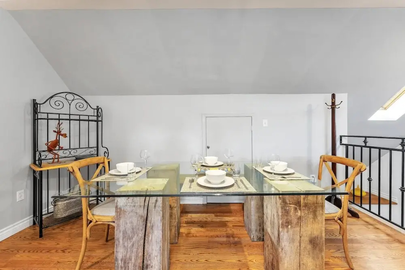 Private 2bdrm Unit With Ensuite Laundry - U5A