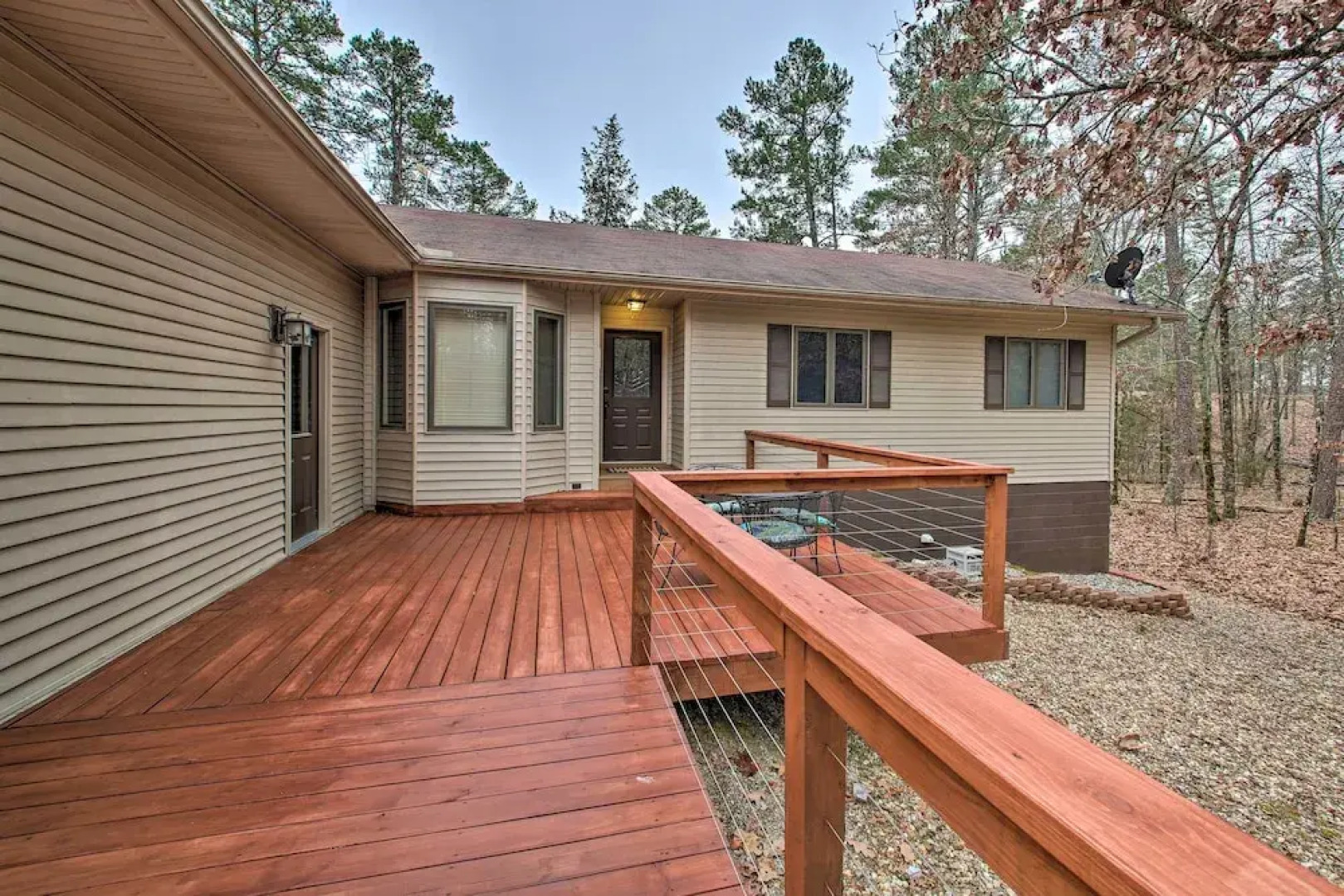 15 Mi to Hot Springs Nat'l Park: Home w/ Fire Pit!