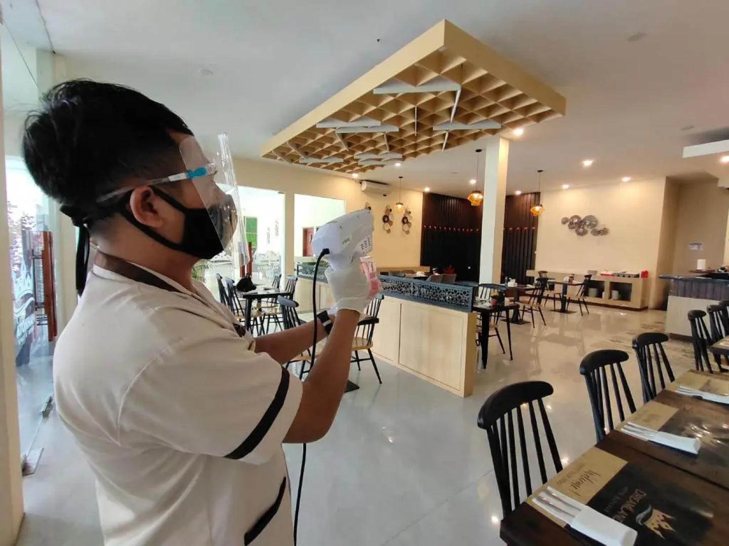 Dreamland Hotel And Lounge