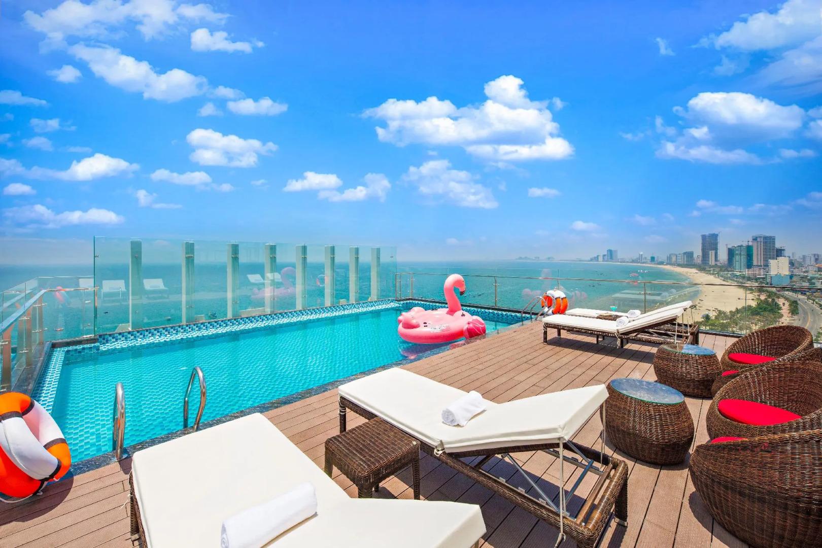 Alisia Beach Hotel Da Nang