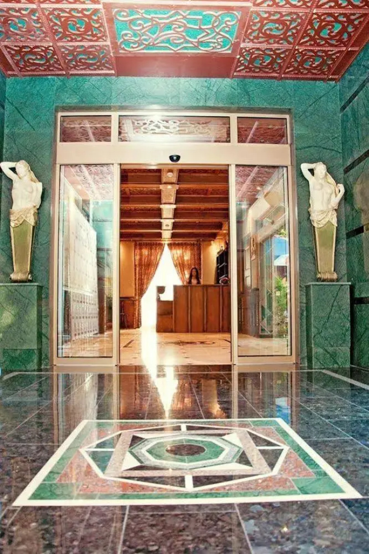 Urartu Hotel