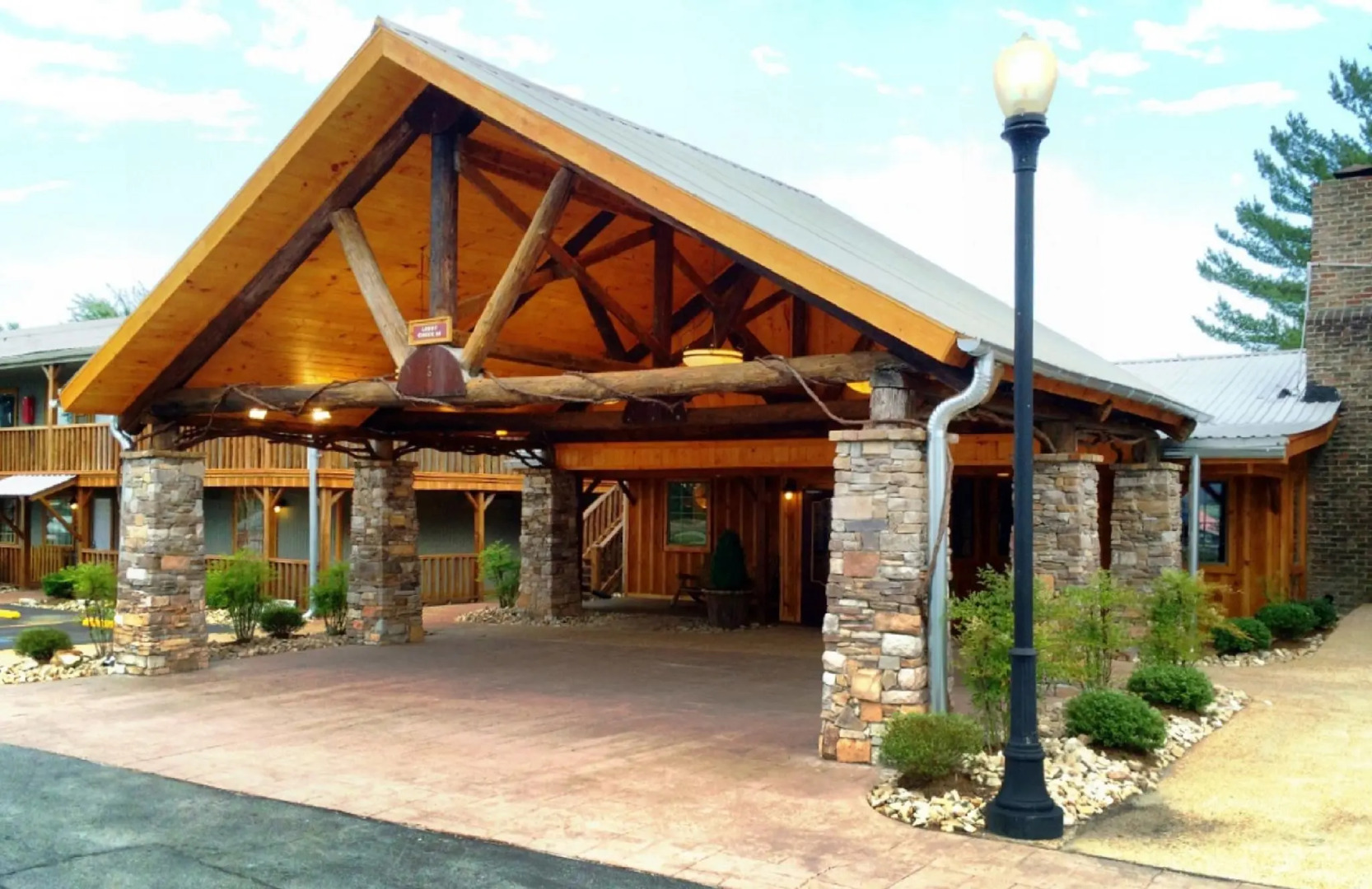 The Smoke House Lodge And Cabins