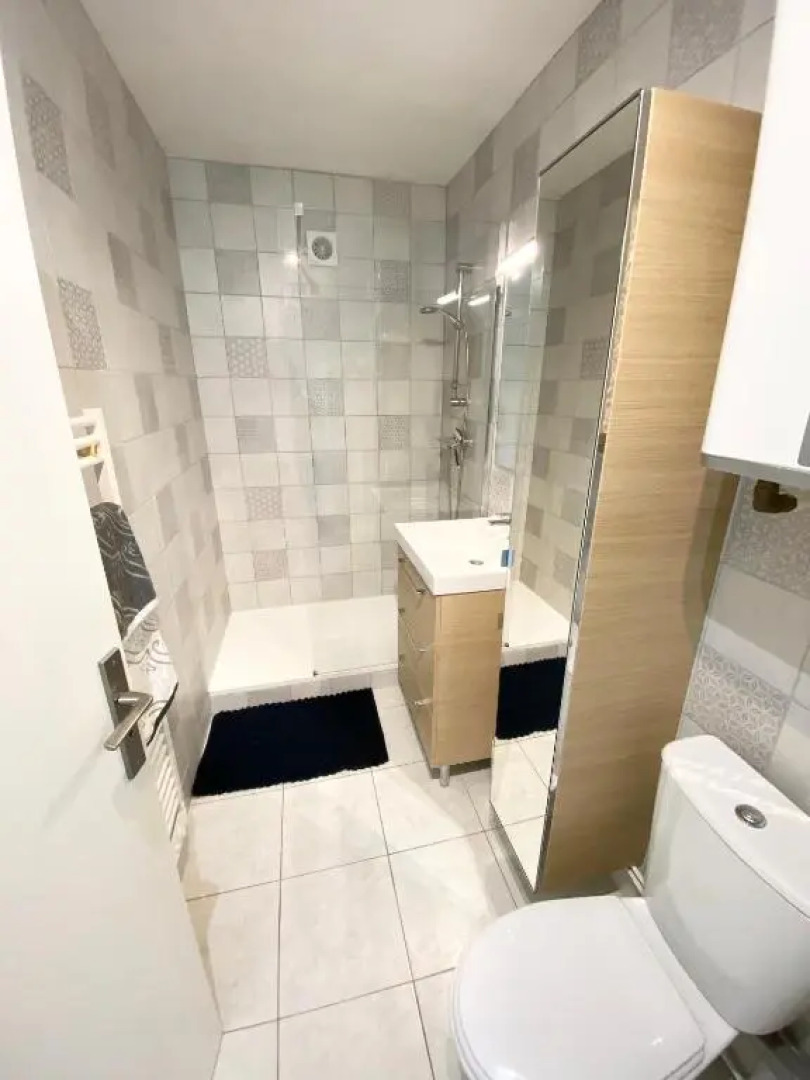 Studio Recent Proche de la Mer