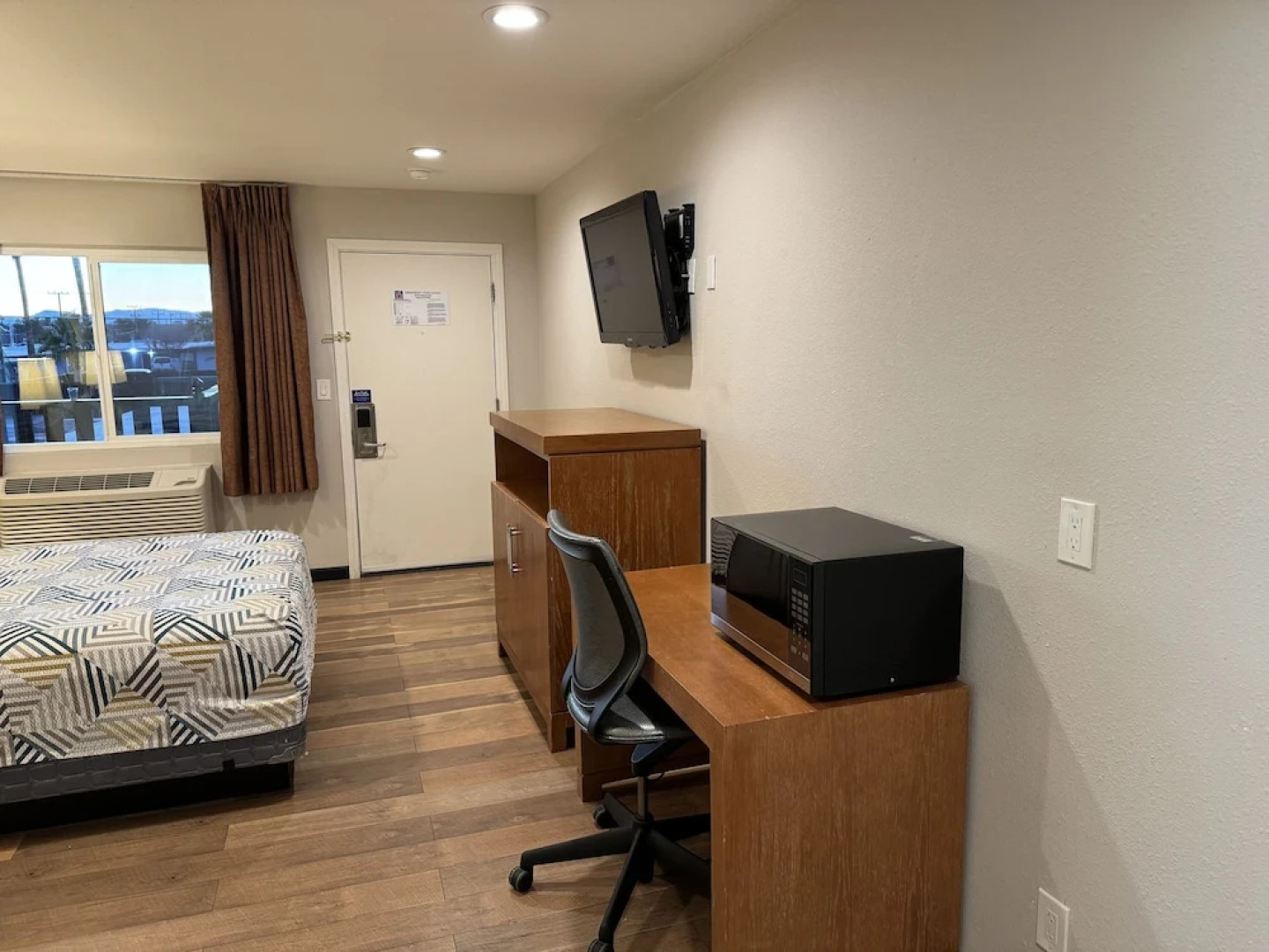 Motel 6 Ridgecrest, CA - China Lake