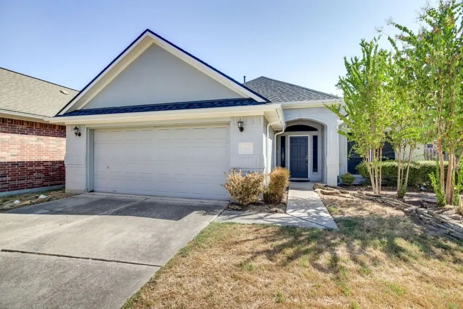 Pet-friendly Spring Home - 4 Mi to Six Flags!