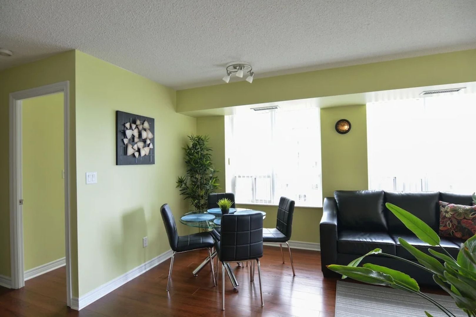 Grand Ovation by Maplewood Suites