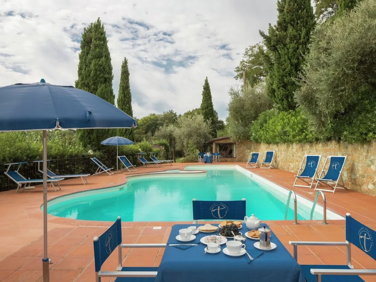 Beautiful Farmhouse in San Vivaldo with Swimming Pool