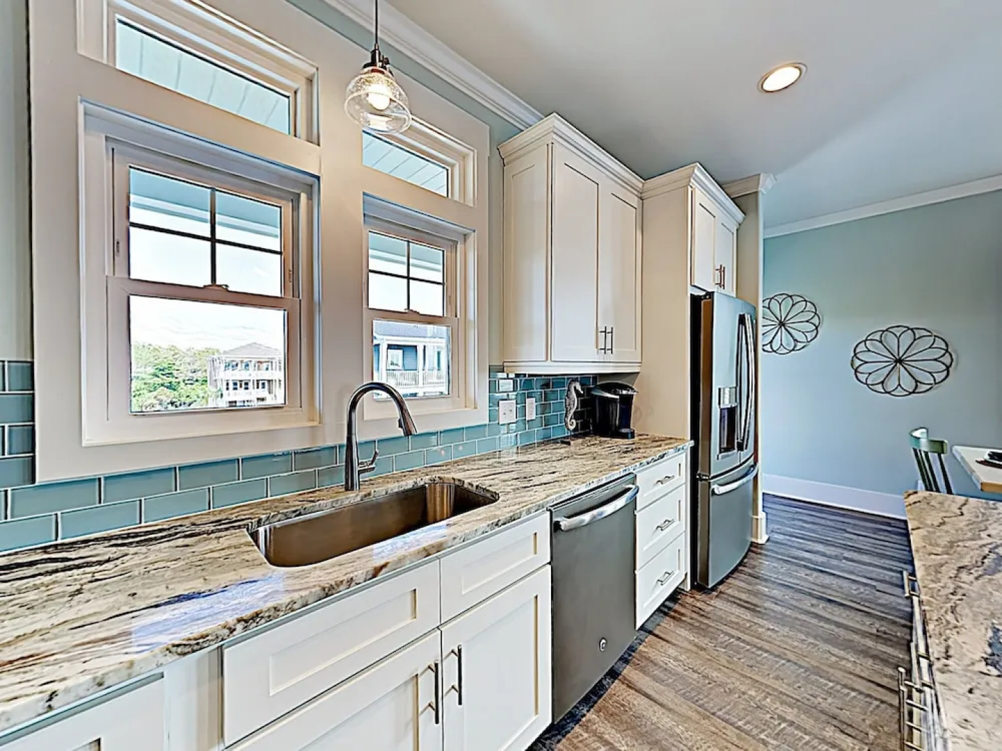 Chic Coastal W/ Pool, Ocean Views, Near Beach 4 Bedroom Home