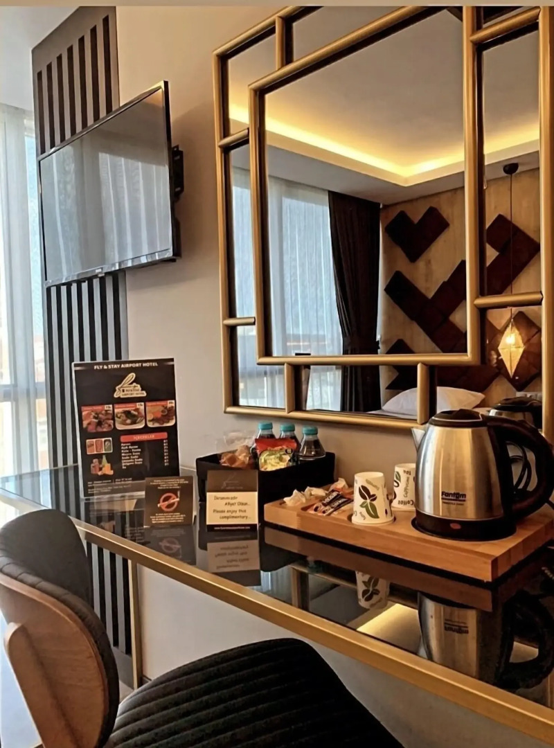 Fly And Stay Airport Hotel