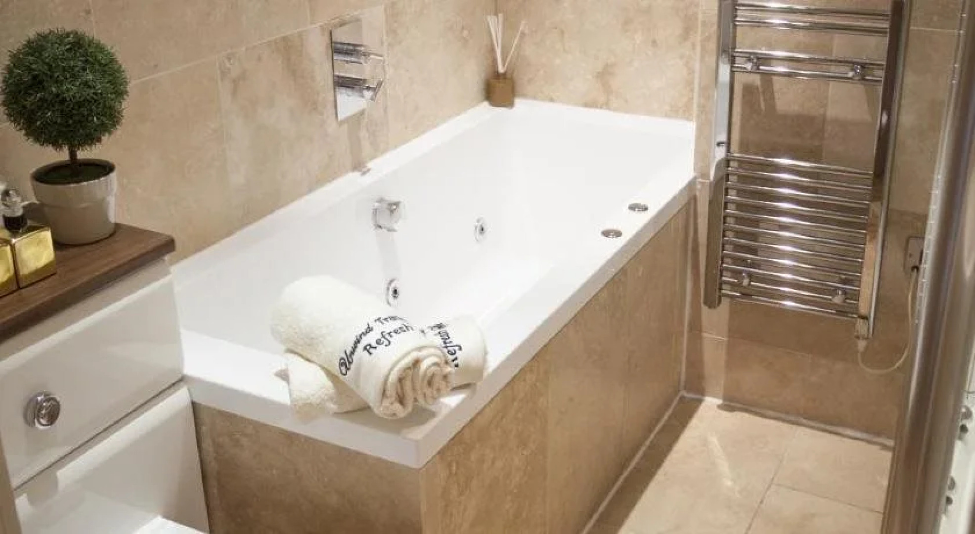 Lux Aparts Huddersfield Central