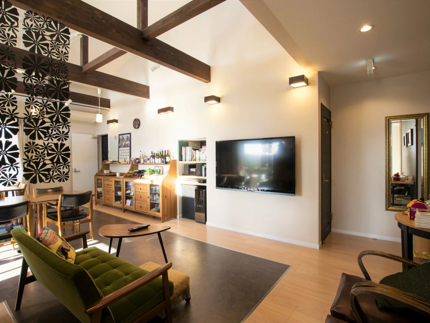 North Gate Inn Abira