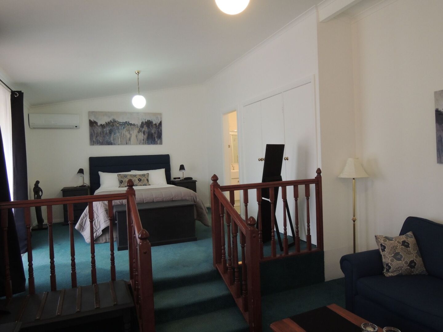 New England Motor Lodge