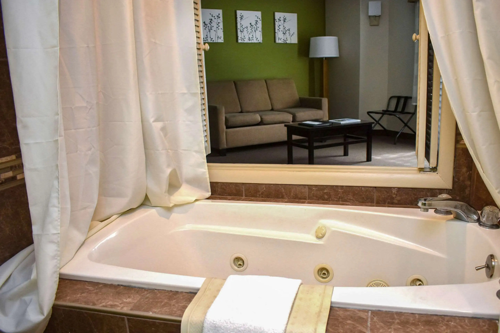 Wingate by Wyndham Salisbury