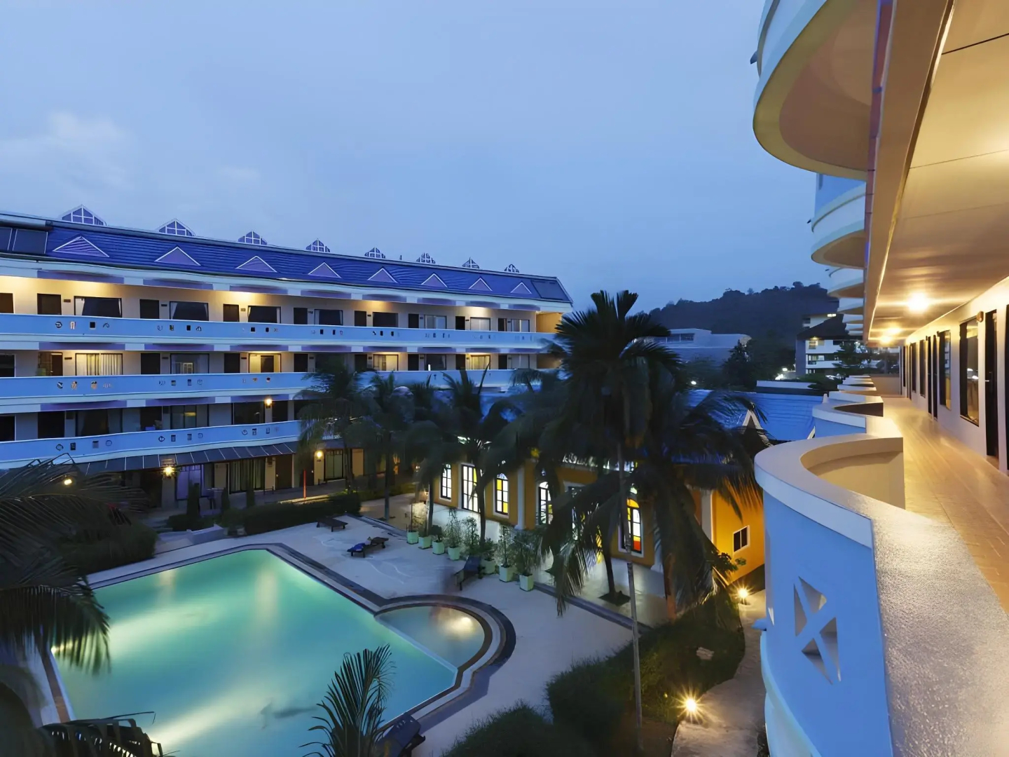 Blue Carina Hotel