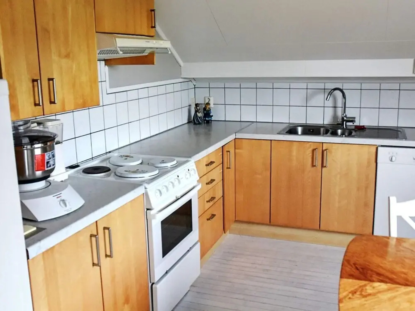 10 Person Holiday Home in Midsund