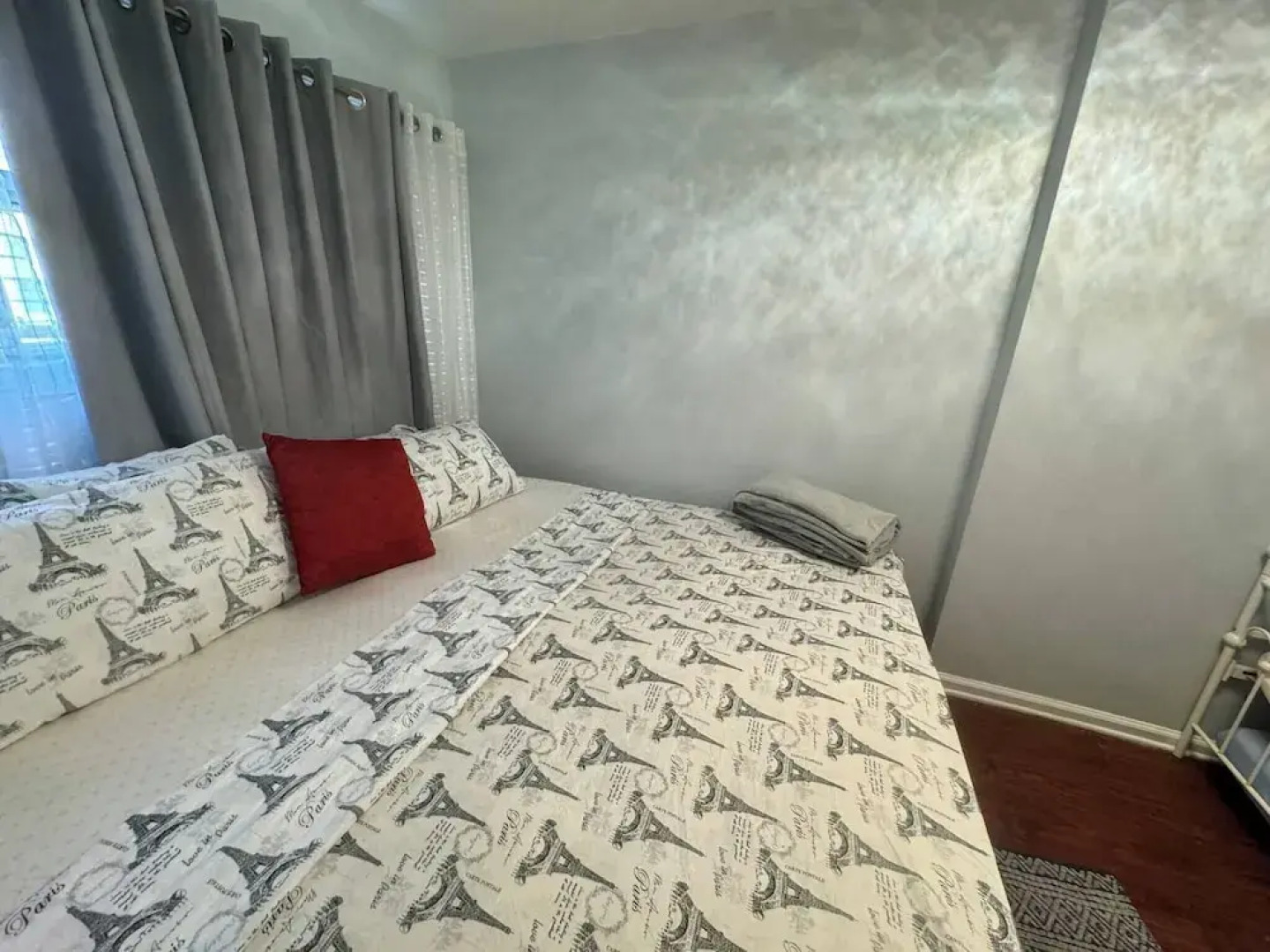 Huge 3 Bedrooms Apt 15 Minutes to NY City