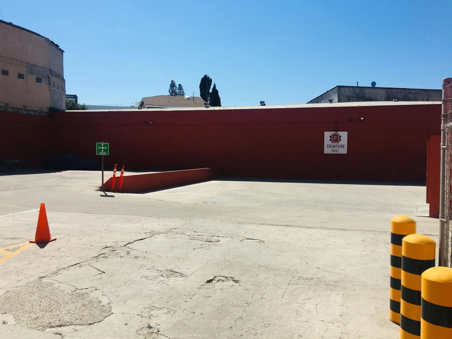 Hotel Frontiere