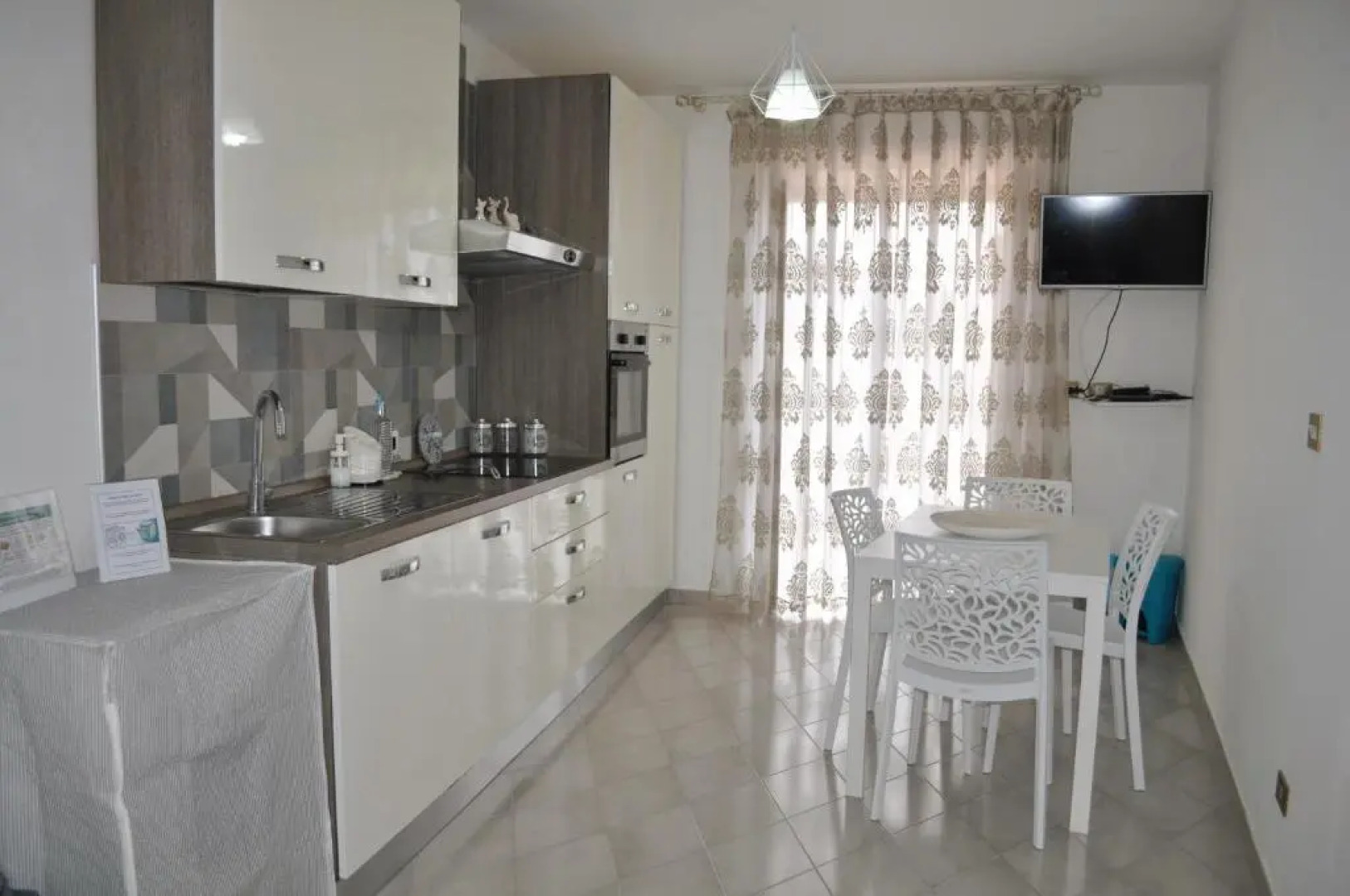 Anna's home 2 - Luminoso appartamento nel centro storico