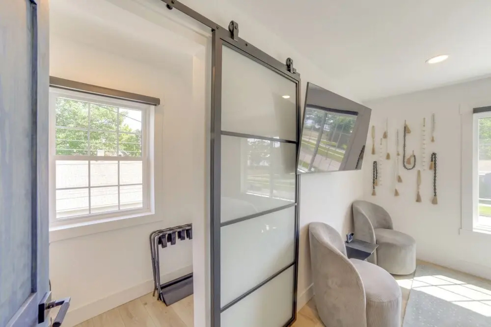 Walk to Waterfront: Michigan Retreat w/ Game Room