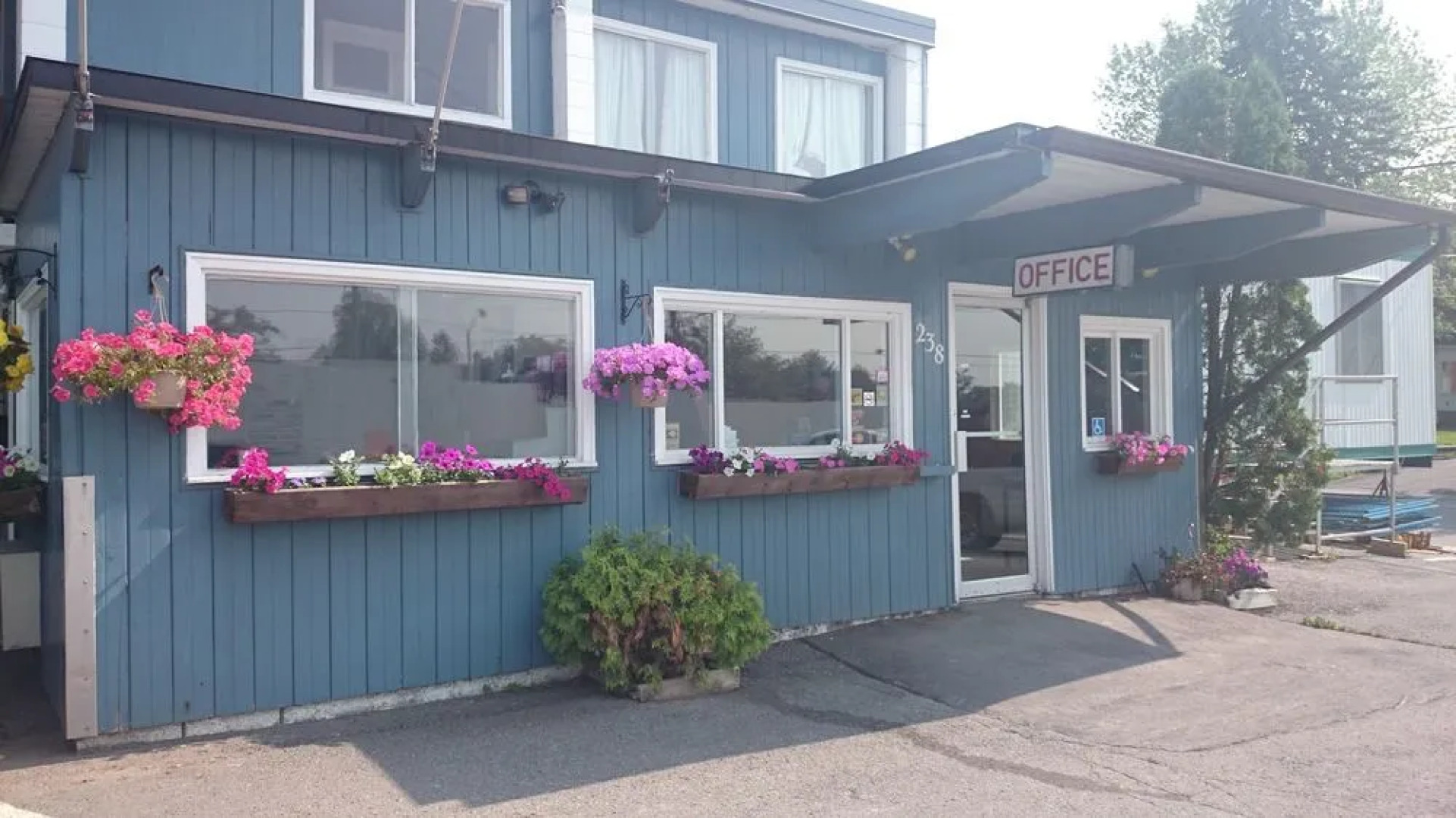 Richmond Plaza Motel