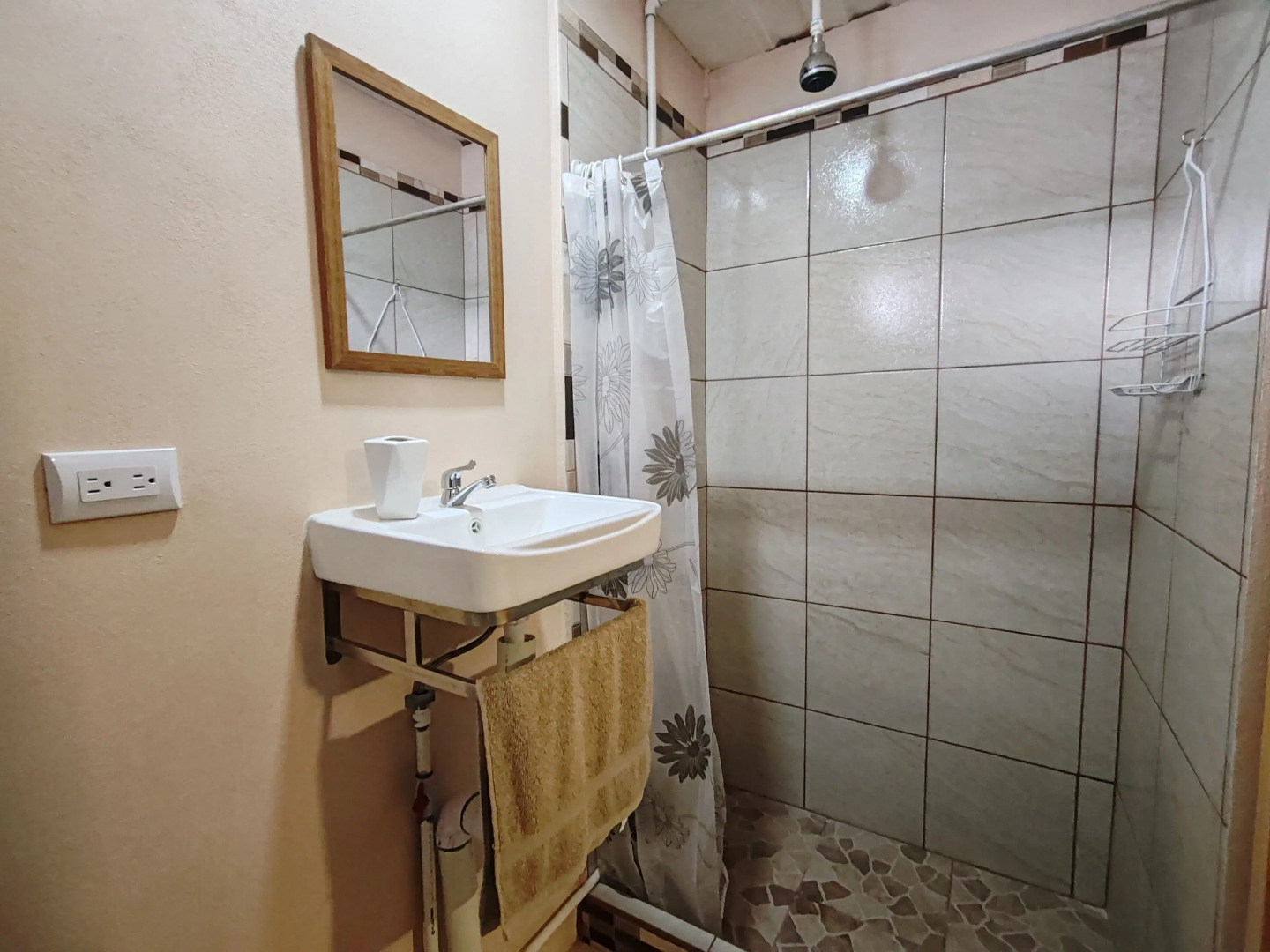 Costa Rica Eco-container Hotel