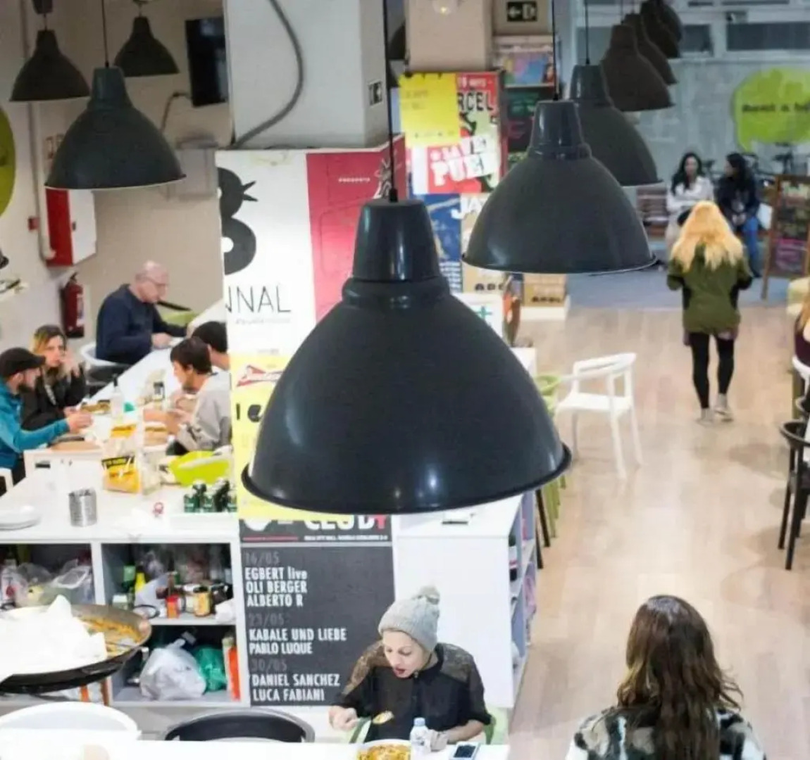 Hola Hostal Eixample - Hostel